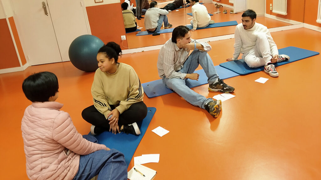 Comunicación no violenta jóvenes adolescentes