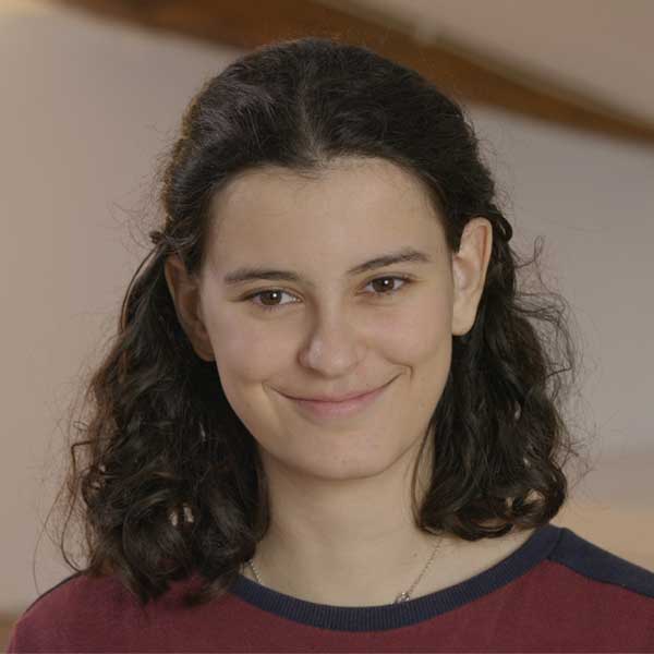 Blanca-joven-awake
