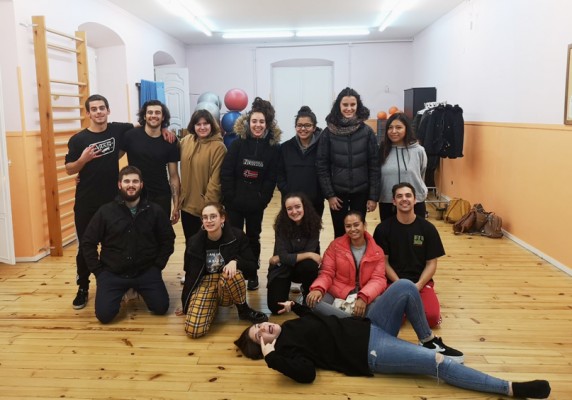 bailar movimiento adolescentes